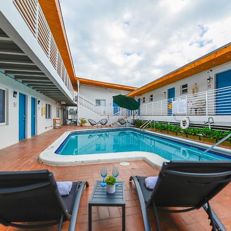 The Mariner Suites #22 - Beachfront Studio Hollywood Exteriör bild