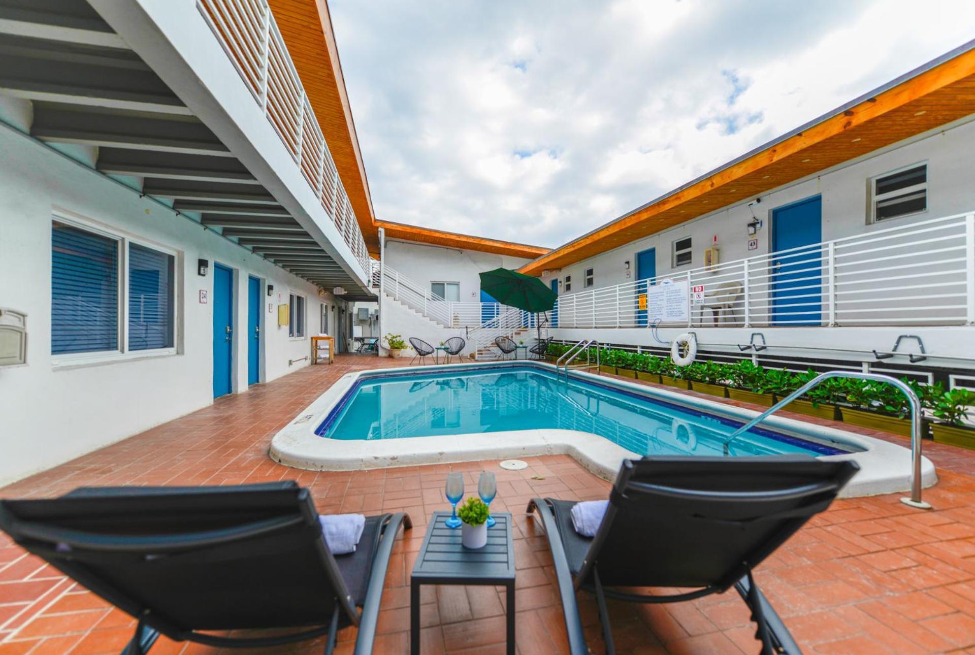 The Mariner Suites #22 - Beachfront Studio Hollywood Exteriör bild